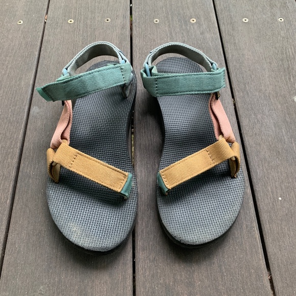 Womens Color Block Tevas Size 7 - Picture 1 of 2